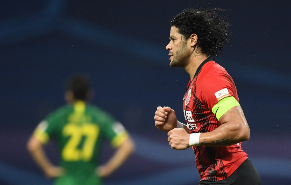 关于转会期中超焦点战，勒沃库森战术微调，气氛紧张，纪律约束更严格的信息