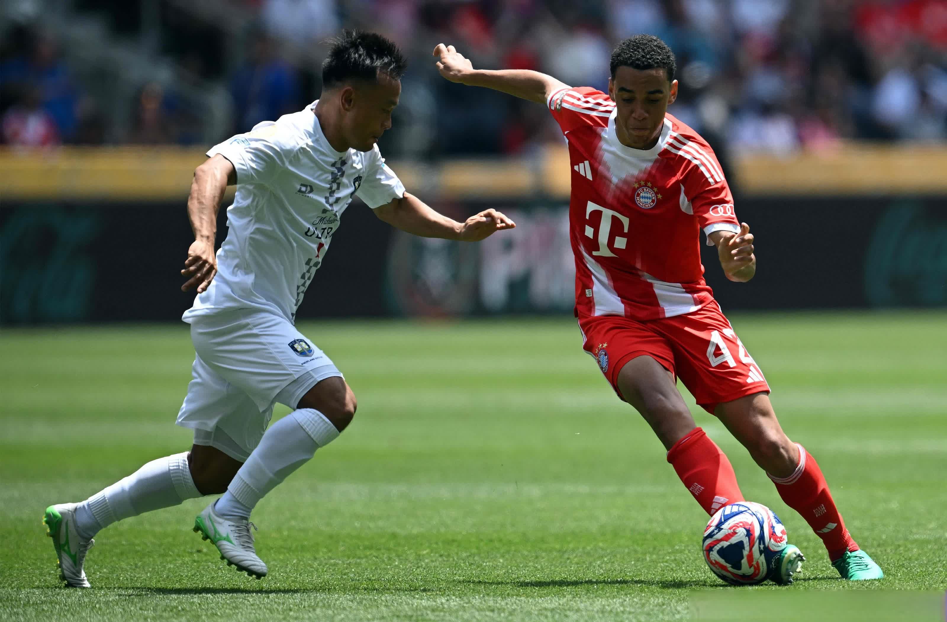 德甲赛程吃紧，拜仁慕尼黑冲刺阶段防线松动，引发热议，临场指挥获称赞的简单介绍