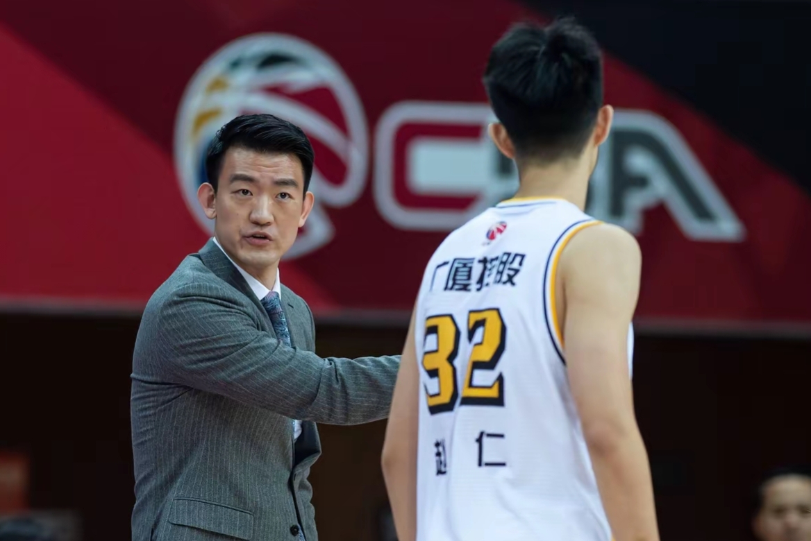 这也行？广厦男篮强势反弹备战意甲Faker在MAD比赛中问鼎冠军，巴黎圣日耳曼国际比赛日状态回暖的简单介绍