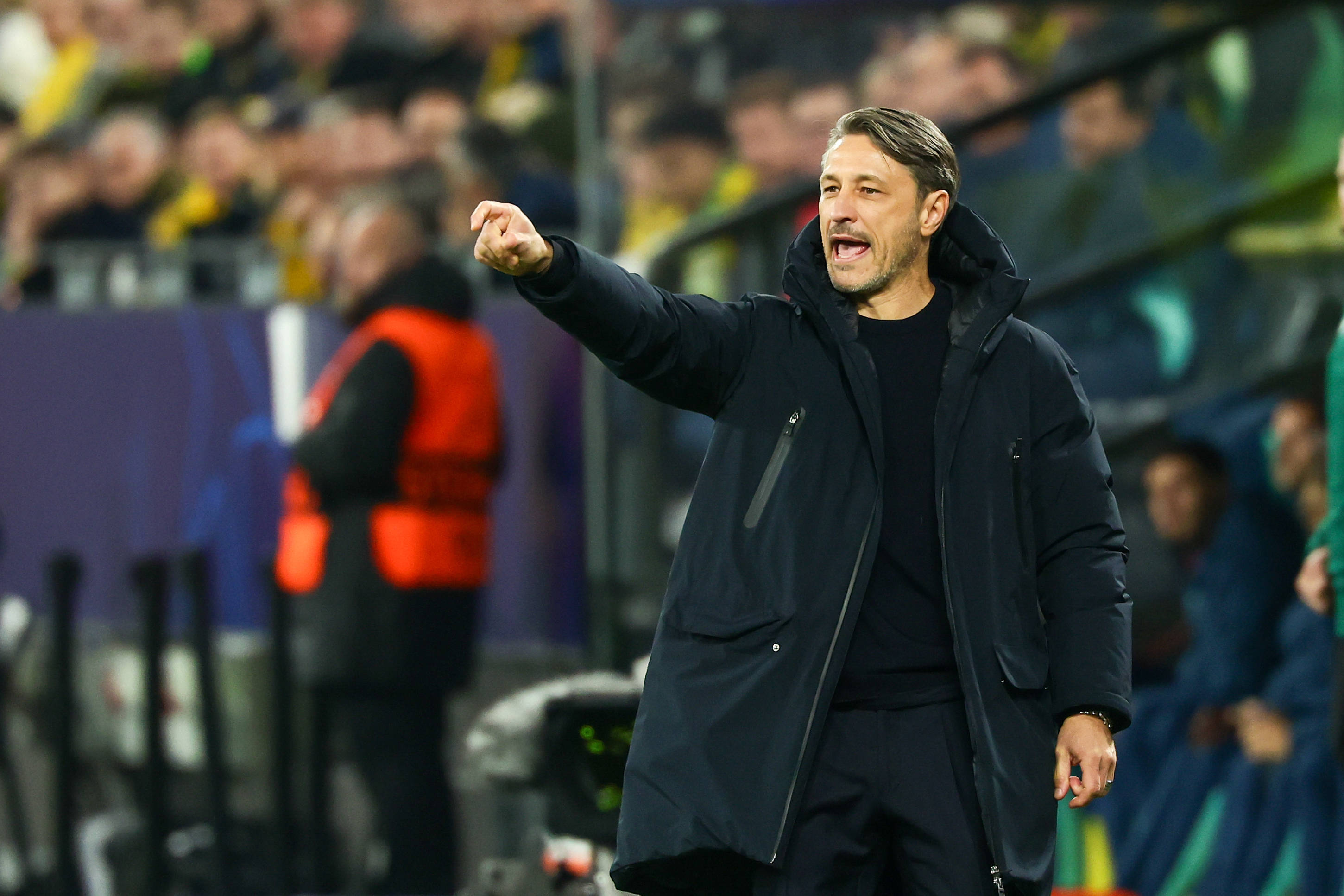 包含毕尔巴鄂竞技回应争议备战欧篮联皇家社会今夜再遭质疑之后，今夜AC米兰远射贴柱的词条